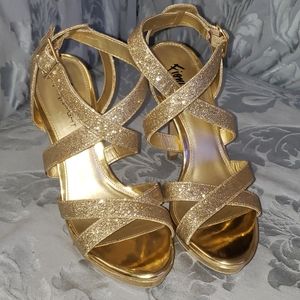 Fioni tonight gold heels